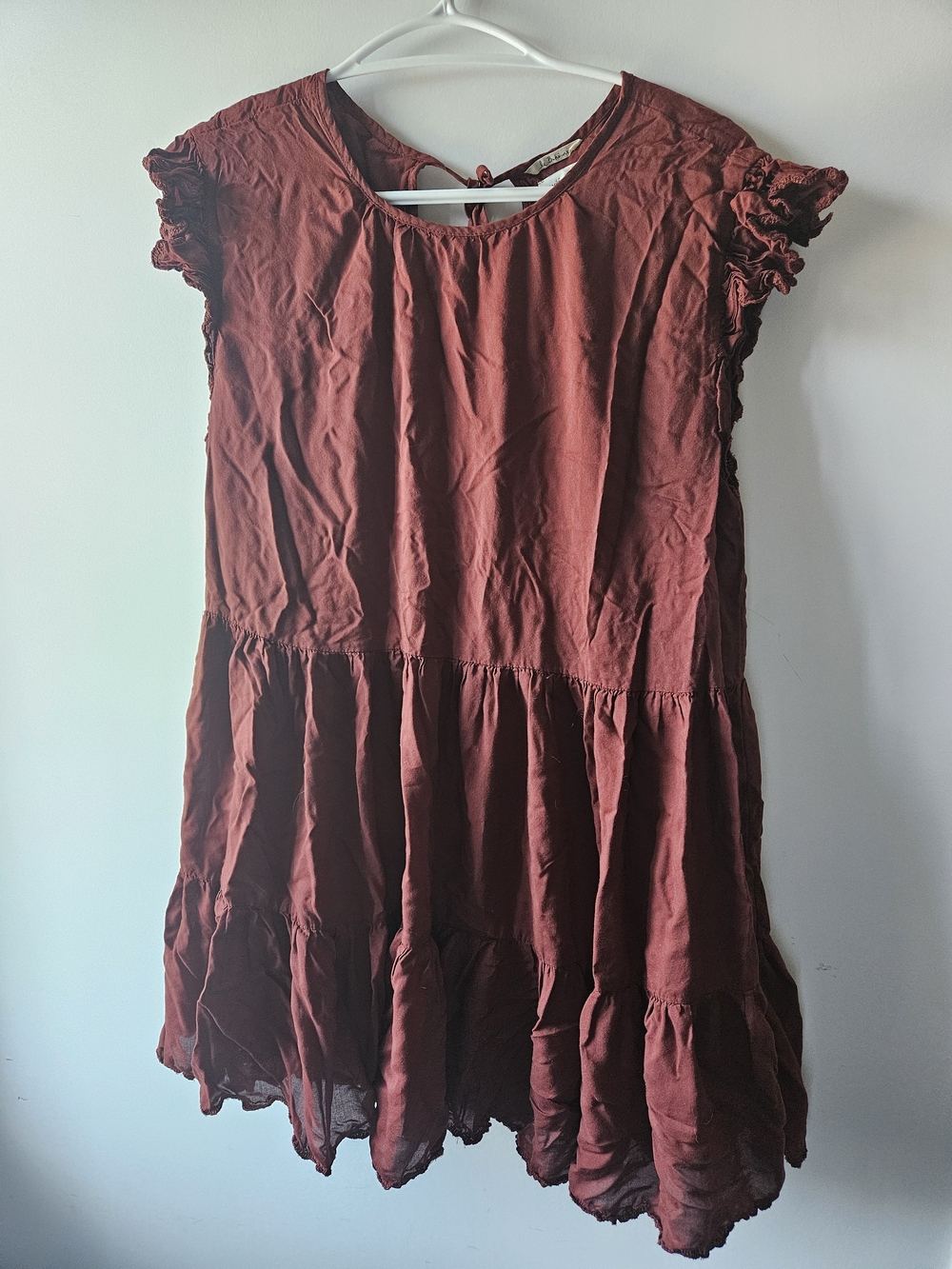 Wilfred Aritzia Burgundy Tiered Ruffle Sleeve Dress